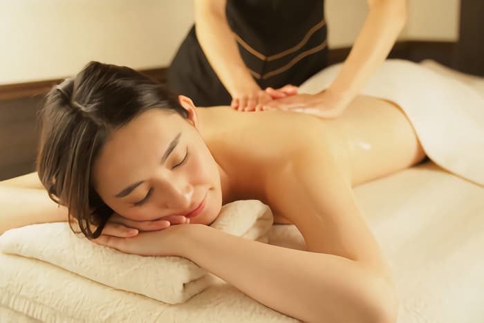 Essential Oil Massage in Taipei – Mobile aromatherapy massage to your hotel or home Taipei essential oil massage – relaxing outcall massage with aromatherapy oils